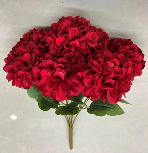 Искусственные цветы "Букет гортензий" 41см 7 цветков красные